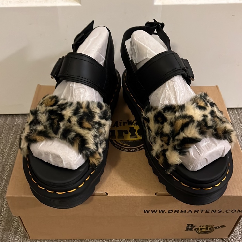 NEW Dr. Martens VOSS II FLUFFY Sandals Leopard Faux Fur+HYDRO 6 - Picture 3 of 6